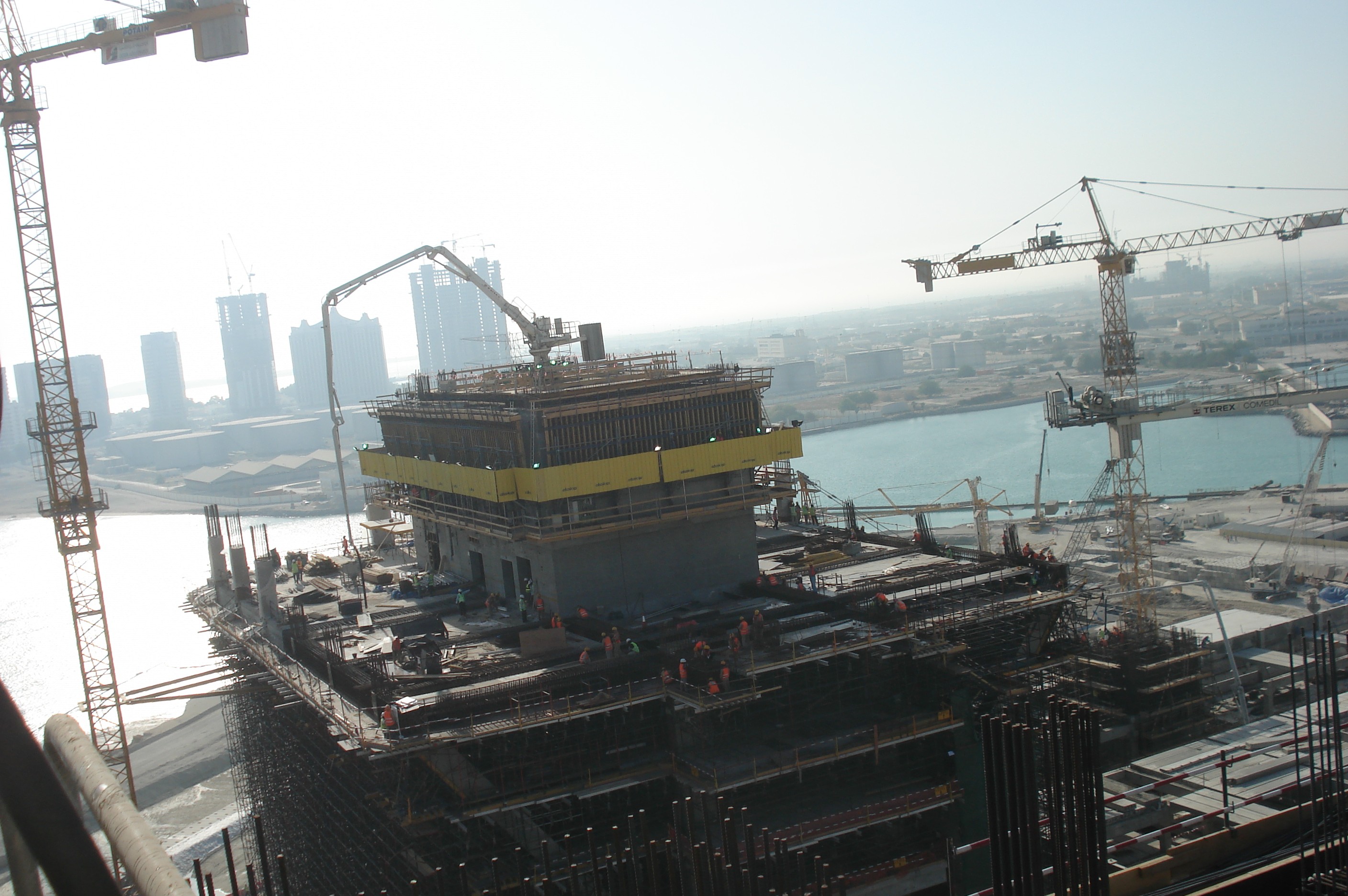 內(nèi)爬式布料機(jī) 內(nèi)爬式布料機(jī)