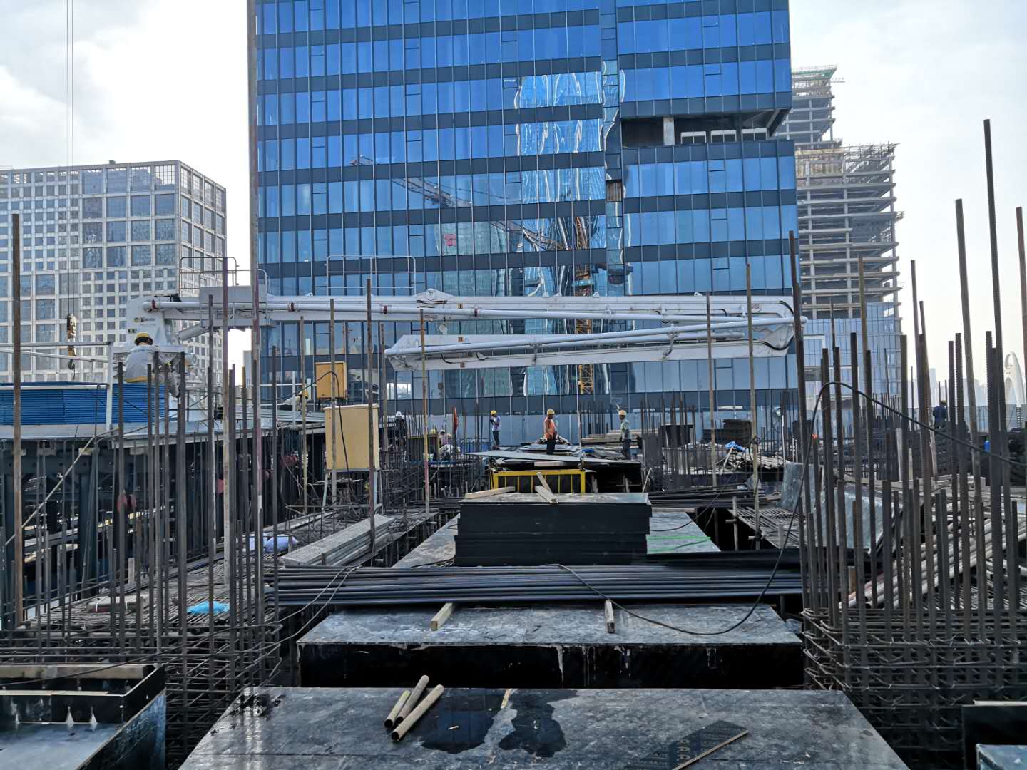 智能布料機(jī) 智能布料機(jī)